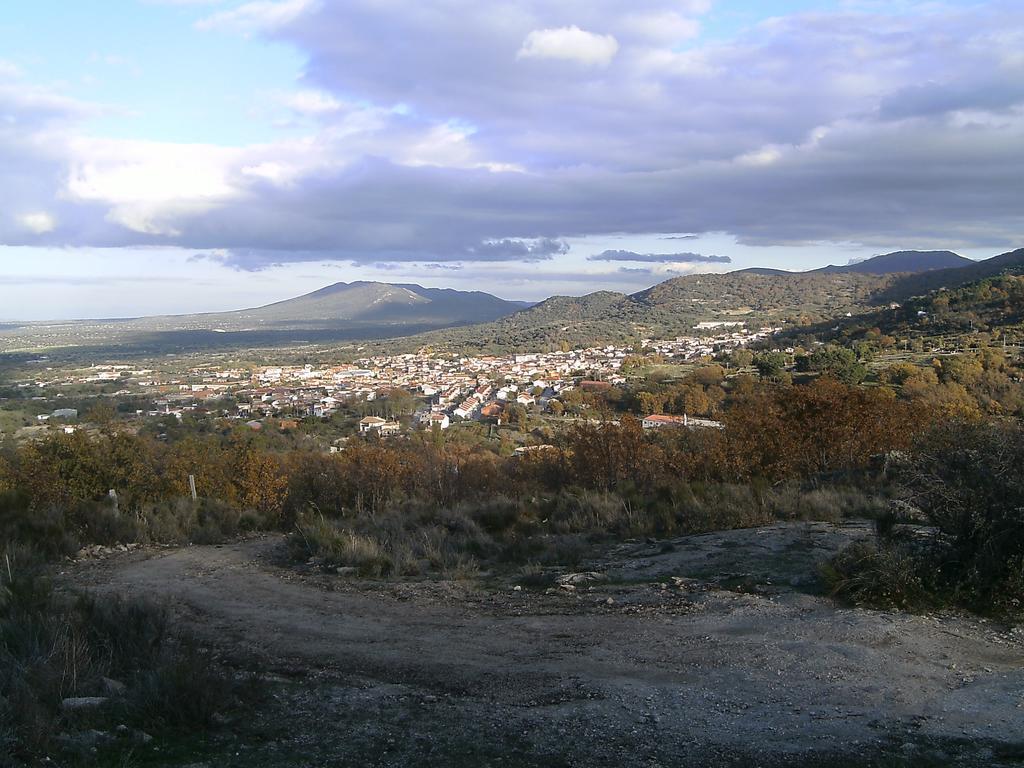 Alojamiento Cr Cuatro Caminos San Pablo de los Montes Kültér fotó